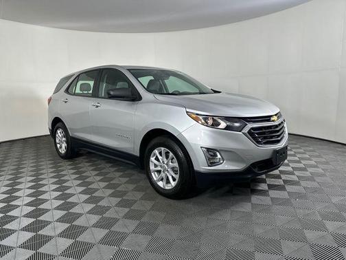 Silver Ice Metallic 2021 Chevrolet Equinox LS