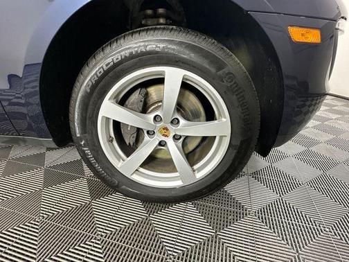 Blue 2018 Porsche Macan Base