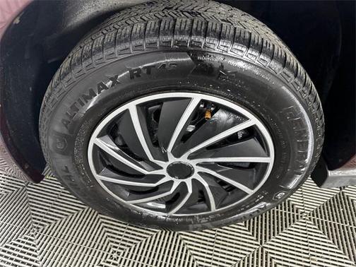 2004 Chevrolet Impala Base