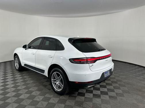 2020 Porsche Macan Base