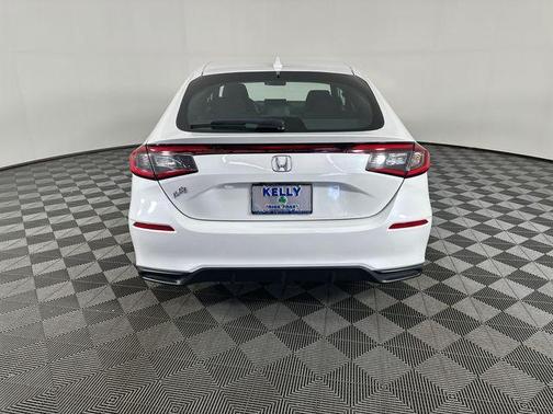 White 2022 Honda Civic Sport