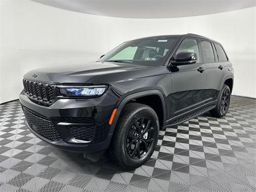 2025 Jeep Grand Cherokee Laredo