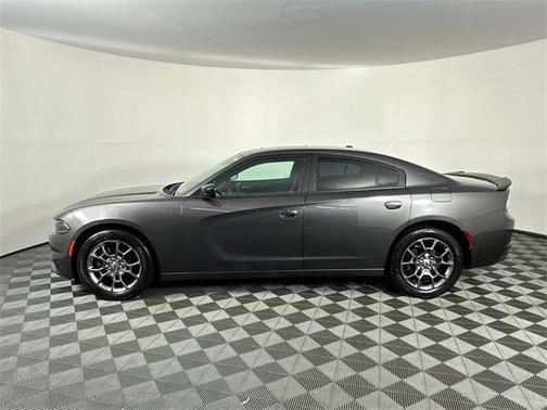 2017 Dodge Charger SE