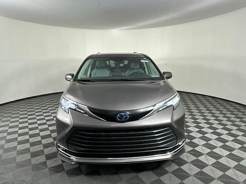 2022 Toyota Sienna XLE