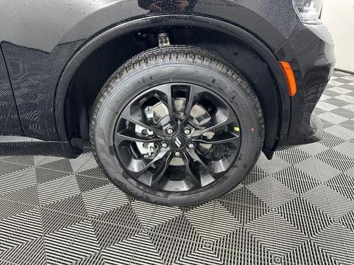 DB Black Crystal Clearcoat 2026 Dodge Durango GT