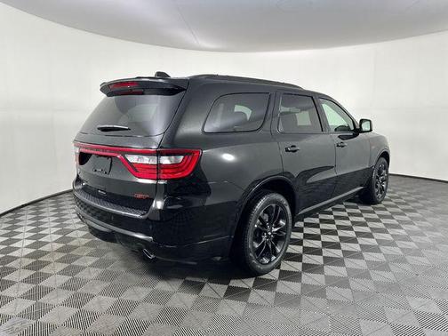 DB Black Crystal Clearcoat 2026 Dodge Durango GT