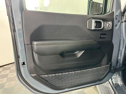 Anvil Clearcoat 2026 Jeep Wrangler Sahara