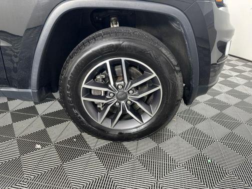 Diamond Black 2022 Jeep Grand Cherokee WK Limited
