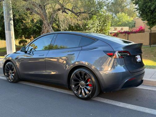 Gray 2022 Tesla Model Y Performance Dual Motor All-Wheel Drive