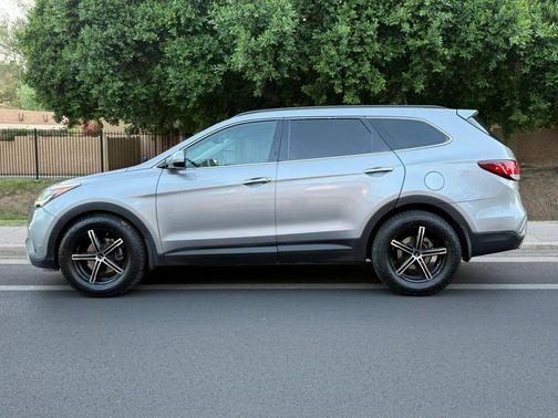 Iron Frost 2018 Hyundai SANTA FE SE