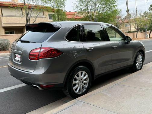 2013 Porsche Cayenne Cayenne