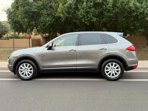 2013 Porsche Cayenne Cayenne