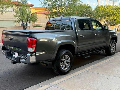 2016 Toyota Tacoma SR5