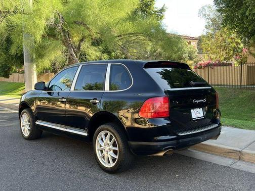 Photo 3 of 29 of 2006 Porsche Cayenne S