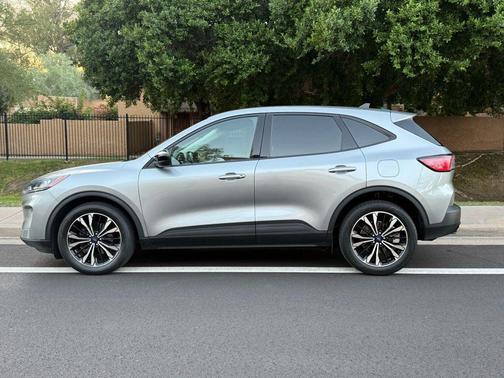 2022 Ford Escape SE