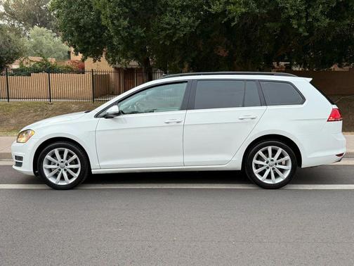 2017 Volkswagen Golf SportWagen TSI SE