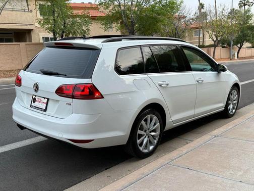 2017 Volkswagen Golf SportWagen TSI SE