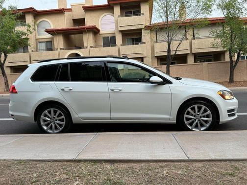 2017 Volkswagen Golf SportWagen TSI SE