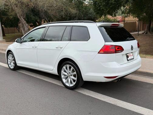 2017 Volkswagen Golf SportWagen TSI SE