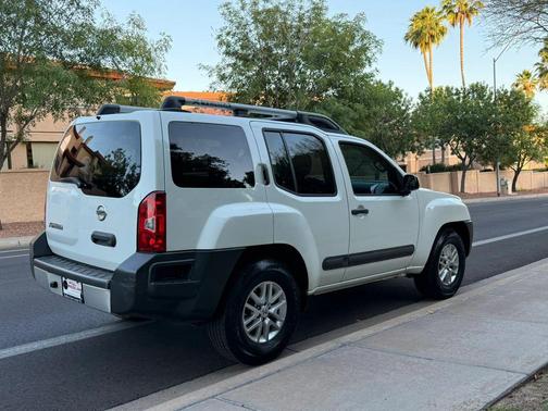 Glacier White 2014 Nissan Xterra S