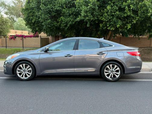 Gray 2013 Hyundai Azera Base