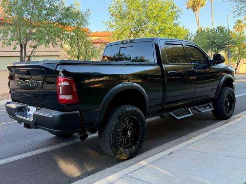 Diamond Black Crystal Pearlcoat 2021 RAM 2500 Power Wagon