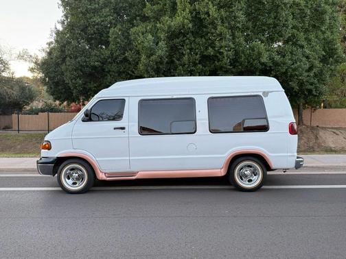 2000 Dodge Ram 1500 Van