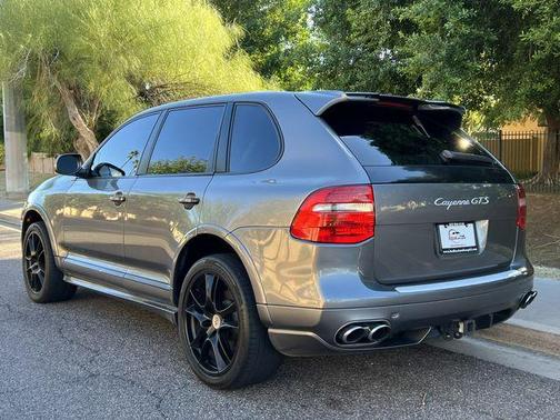 Photo 3 of 32 of 2010 Porsche Cayenne GTS