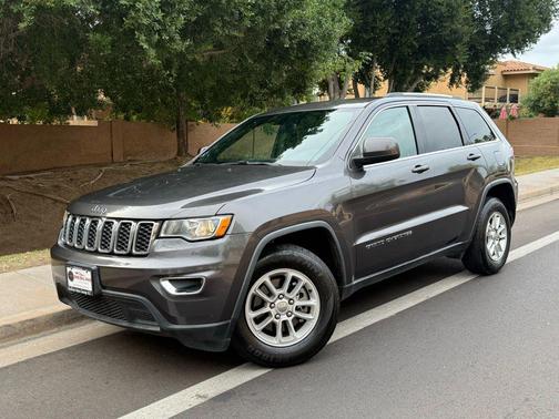 Granite Crystal Metallic Clearcoat 2020 Jeep Grand Cherokee Laredo SUV