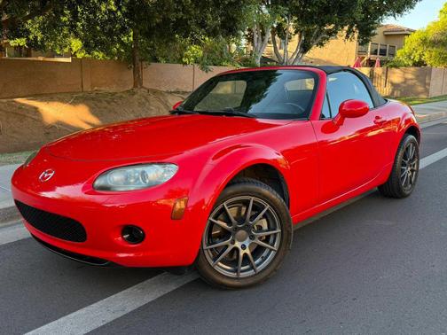 2006 Mazda MX-5 Miata Convertible 2D