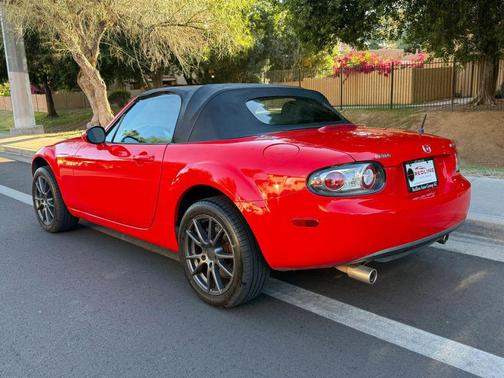 2006 Mazda MX-5 Miata Convertible 2D