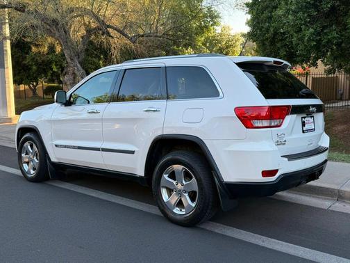 Stone White Clearcoat 2011 Jeep Grand Cherokee Limited