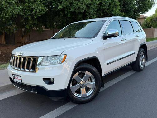 Stone White Clearcoat 2011 Jeep Grand Cherokee Limited SUV