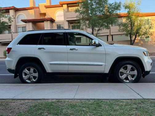 Stone White Clearcoat 2011 Jeep Grand Cherokee Limited
