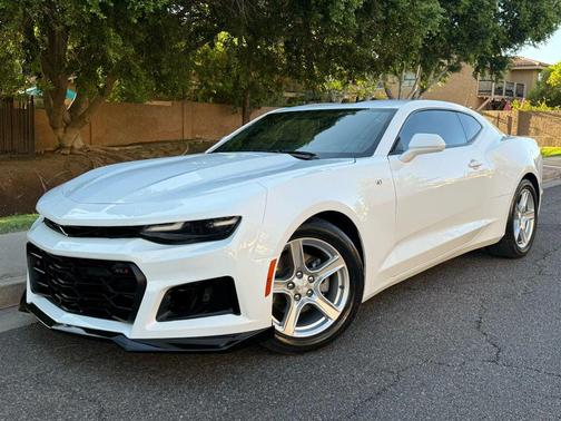 Summit White 2022 Chevrolet Camaro 1LT