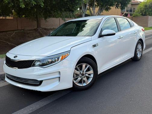 Snow White Pearl 2018 Kia Optima LX