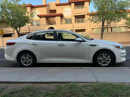 Snow White Pearl 2018 Kia Optima LX