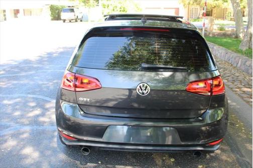 2015 Volkswagen Golf GTI 2.0T SE 4-Door