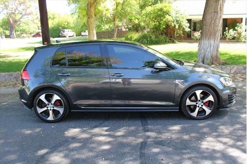 2015 Volkswagen Golf GTI 2.0T SE 4-Door