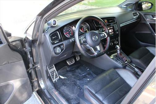 2015 Volkswagen Golf GTI 2.0T SE 4-Door