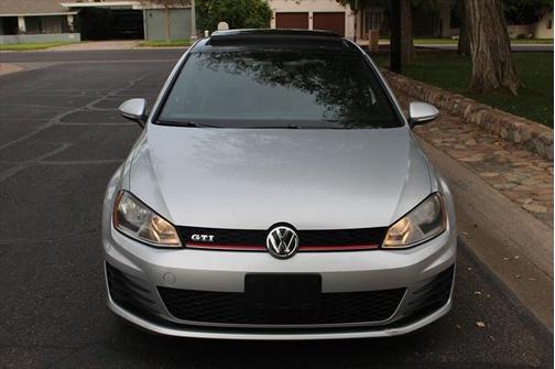 2015 Volkswagen Golf GTI 2.0T SE 4-Door