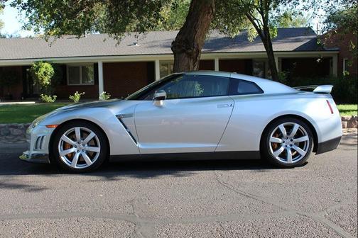 Super Silver 2009 Nissan GT-R Premium