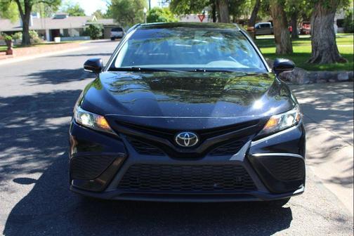Midnight Black Metallic 2022 Toyota Camry SE