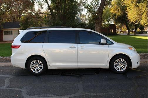 2015 Toyota Sienna XLE