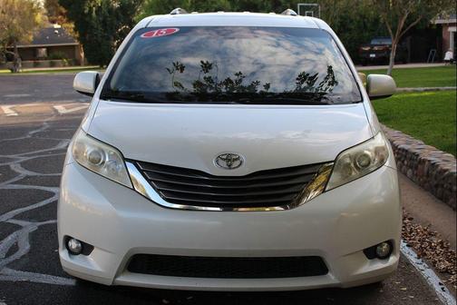 2015 Toyota Sienna XLE