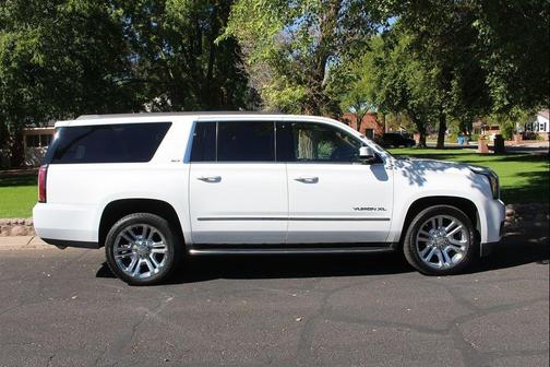 2017 GMC Yukon XL SLT