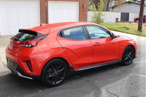 2019 Hyundai Veloster Base