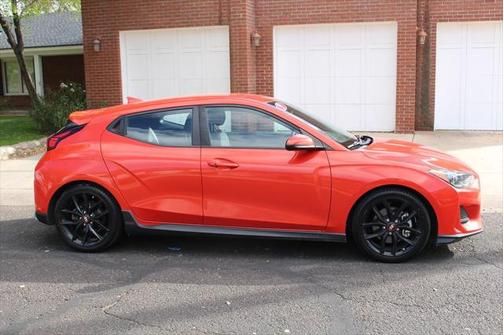 2019 Hyundai Veloster Base