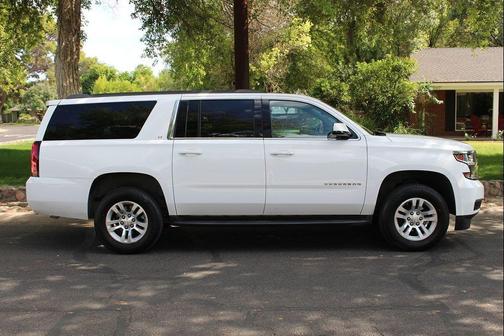 Summit White 2020 Chevrolet Suburban LT