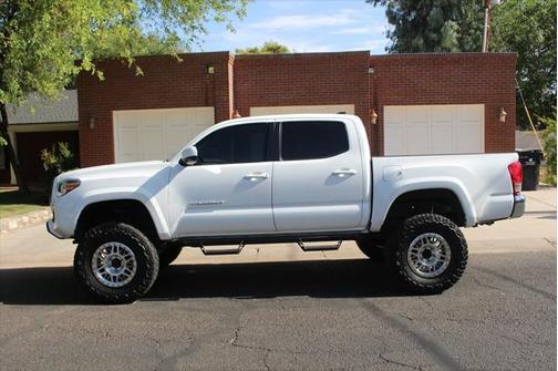 2017 Toyota Tacoma SR5